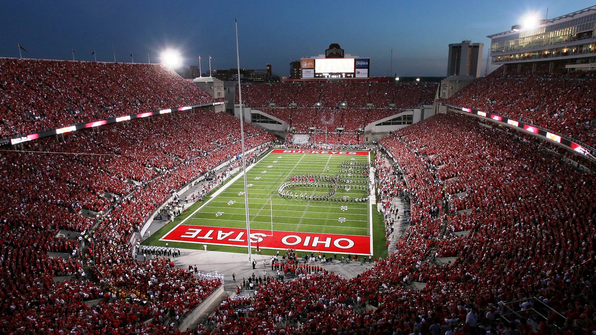 开云体育官方入口-2019年季后赛：库里连续多场投中30分以上，彰显超级巨星内心强大，nba库里2019赛季详细数据